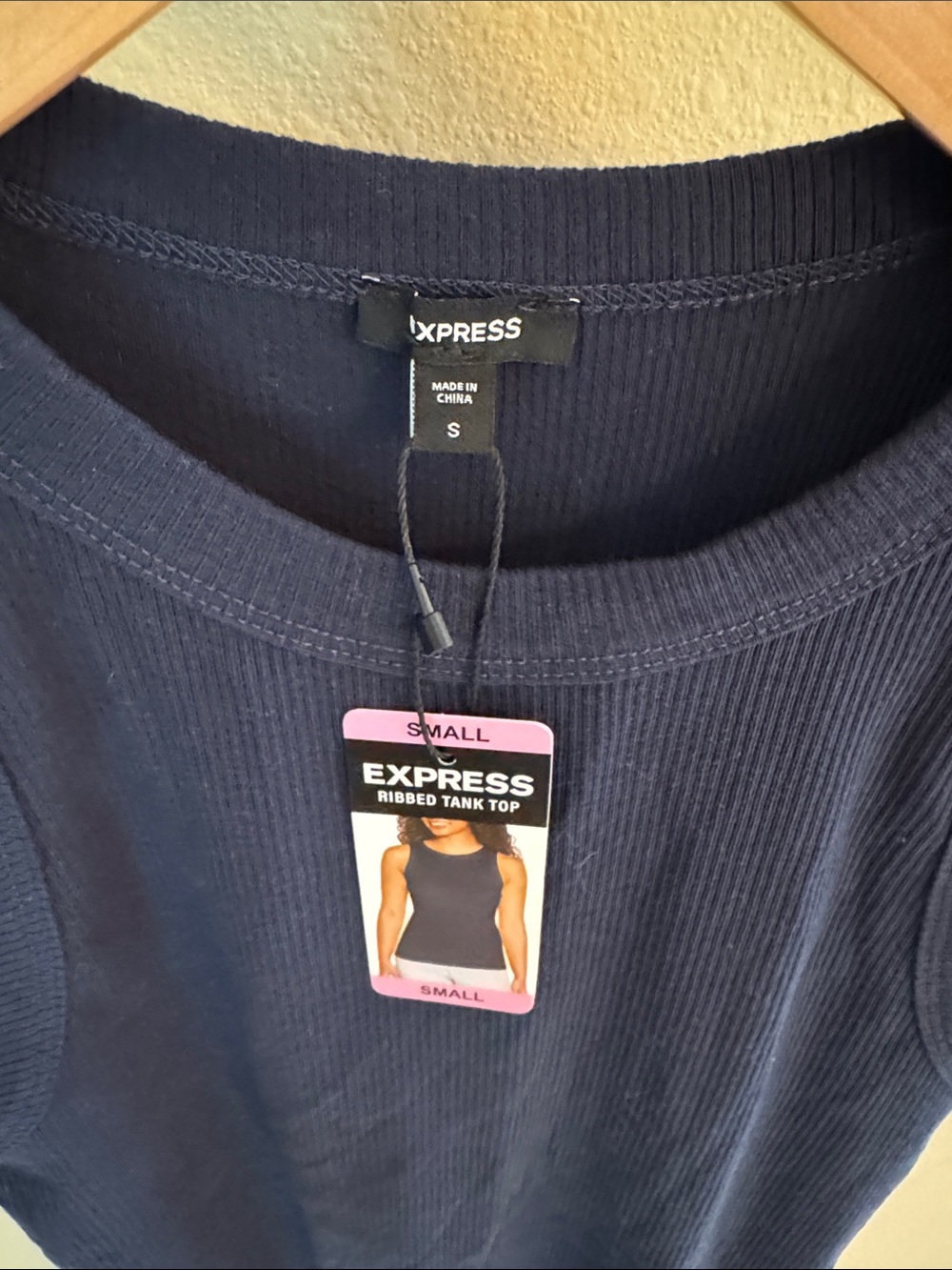 Express Women's Black Ribbed Crew Tank - Picture 3 of 4